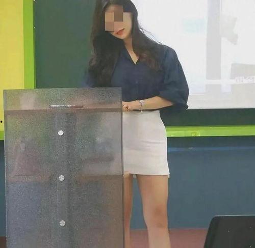 女教师6在线观看,激情燃烧的课堂瞬间，在线观看揭秘  第2张