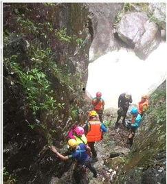 网友爆料山洪事件视频播放,惊险山洪事件视频曝光，现场惊心动魄  第3张