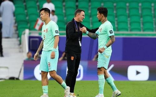 记者爆料深圳足球队视频,记者揭秘备战细节