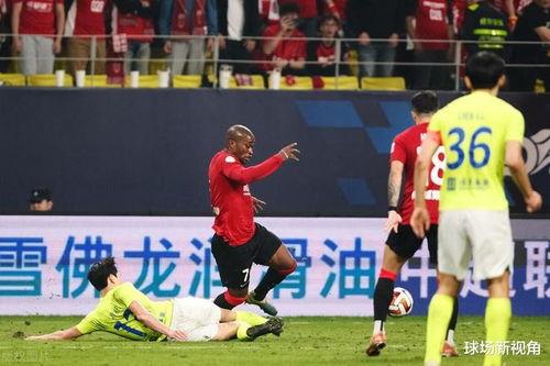 记者爆料深圳足球队视频,记者揭秘备战细节 第2张 记者爆料深圳足球队视频,记者揭秘备战细节 第2张