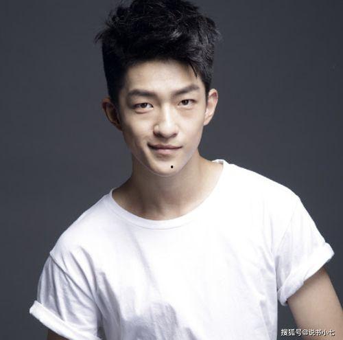 娱乐圈吃瓜群龚俊是谁,娱乐圈吃瓜群中的璀璨明星  第3张