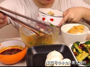 吃瓜网红黑网爆料视频甜水面,甜水面背后的惊人真相,吃瓜群众惊呆了! 第3张 吃瓜网红黑网爆料视频甜水面,甜水面背后的惊人真相,吃瓜群众惊呆了! 第3张